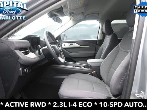 Used 2025 Ford Explorer Active RWD image 10