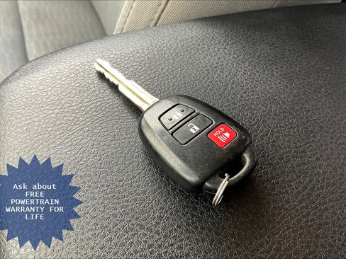 Used 2018 Toyota Tacoma SR5 RWD image 11