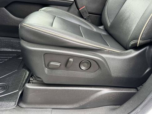 Used 2023 Chevrolet Suburban Premier RWD image 21