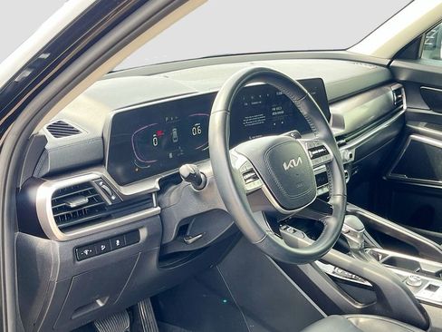Used 2024 Kia Telluride S w/ S Sunroof Package FWD image 9