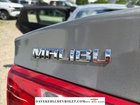 Used 2018 Chevrolet Malibu LT FWD image 33