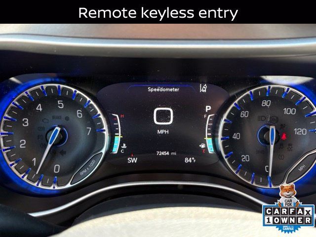 Used 2023 Chrysler Pacifica Touring-L AWD/4WD image 15