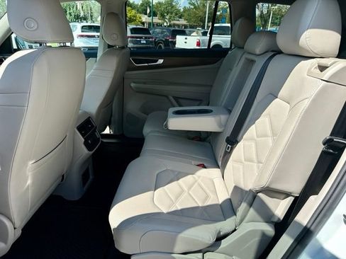 Used 2024 Volkswagen Atlas SE FWD image 17