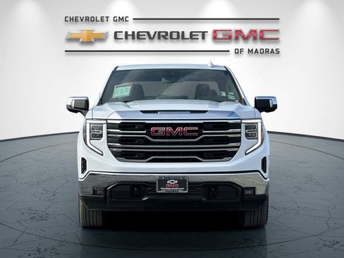Used 2025 GMC Sierra 1500 SLT image 8