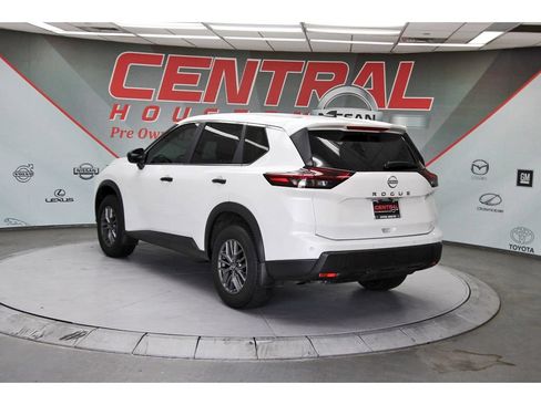 Used 2025 Nissan Rogue S FWD image 4