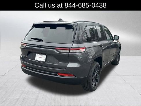 New 2025 Jeep Grand Cherokee Limited image 5