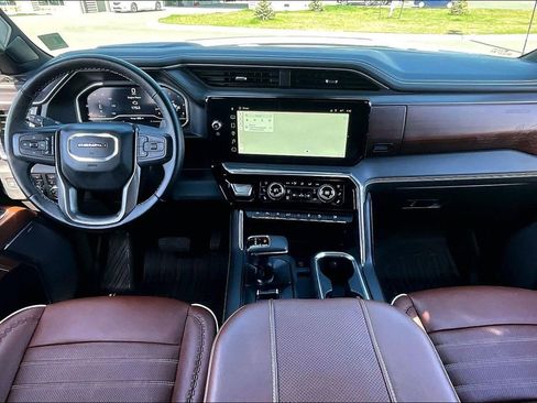Used 2023 GMC Sierra 1500 Denali Ultimate AWD/4WD image 16