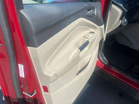 Used 2017 Ford Escape Titanium image 25