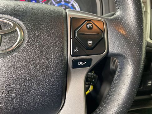 Used 2017 Toyota 4Runner SR5 Premium image 16