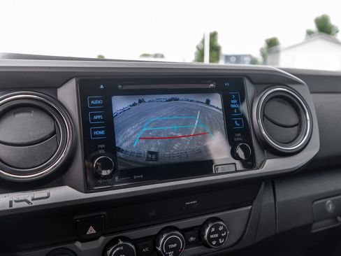 Used 2019 Toyota Tacoma TRD Sport w/ Technology Package AWD/4WD image 28