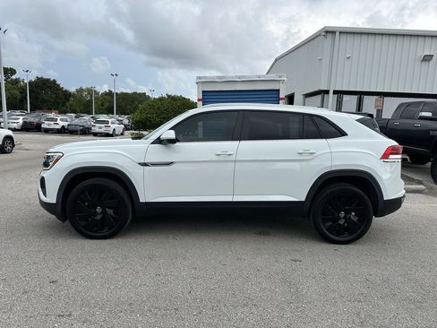 Used 2024 Volkswagen Atlas Cross Sport SE FWD image 4