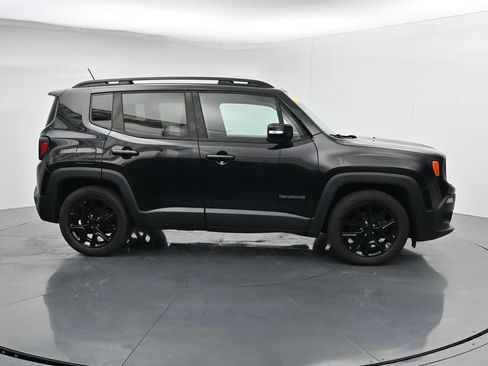 Used 2017 Jeep Renegade Altitude FWD image 9