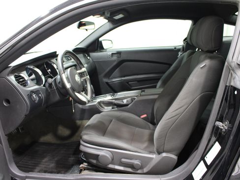 Used 2013 Ford Mustang Coupe RWD image 3