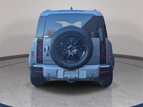 Used 2024 Land Rover Defender 110 S image 6