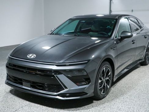 Used 2025 Hyundai Sonata SEL FWD image 29