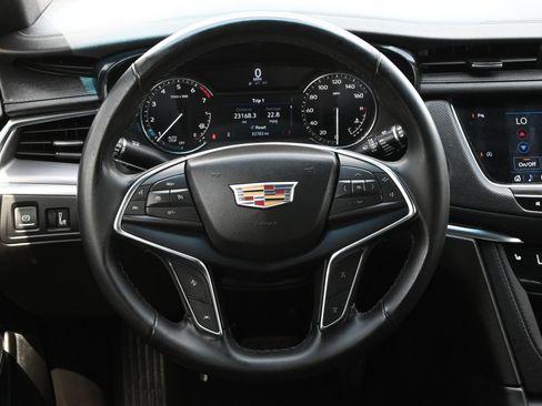 Certified 2025 Cadillac XT5 Luxury FWD image 11