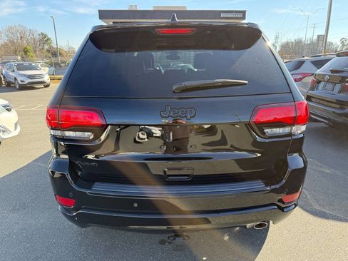 Used 2018 Jeep Grand Cherokee Altitude image 5