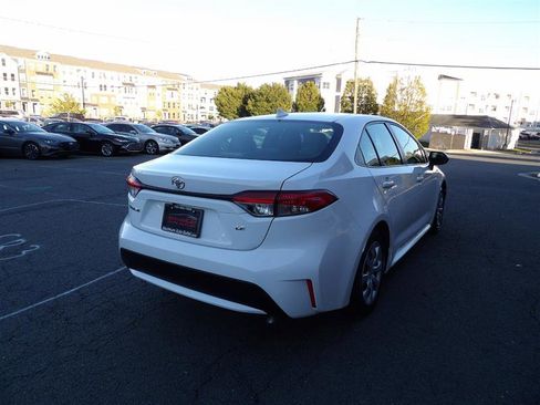 Used 2020 Toyota Corolla LE image 6
