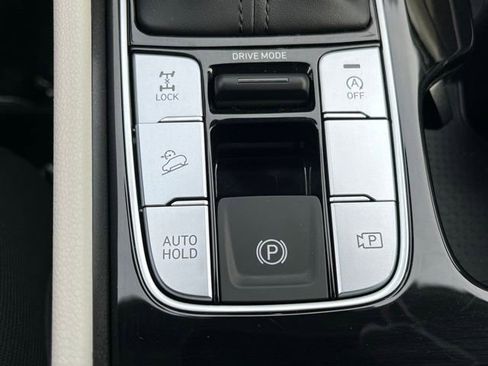 Used 2024 Hyundai Tucson SE image 32