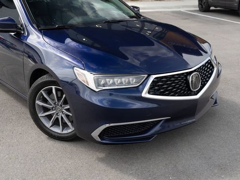 Used 2018 Acura TLX FWD image 2
