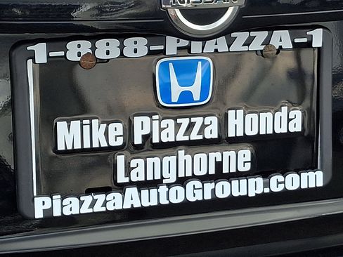Used 2014 Nissan Versa SV FWD image 33