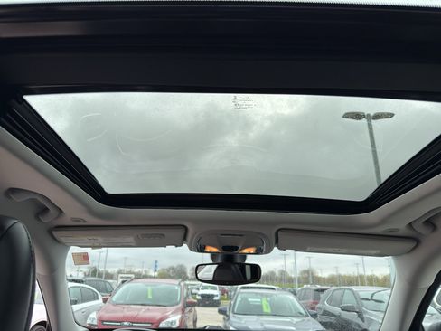 Used 2019 Jeep Cherokee Limited w/ Luxury Group AWD/4WD image 30
