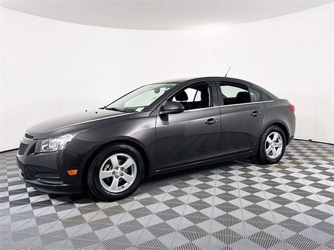 Used 2014 Chevrolet Cruze LT image 3