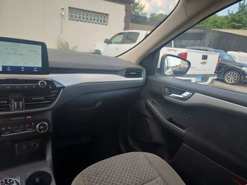 Used 2020 Ford Escape SE FWD image 16