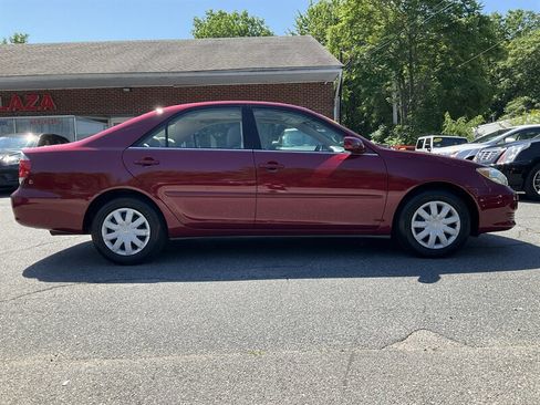 Used 2005 Toyota Camry FWD image 4