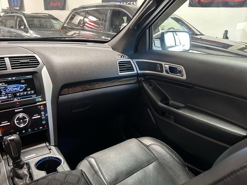 Used 2015 Ford Explorer Limited w/ Equipment Group 302A AWD/4WD image 20