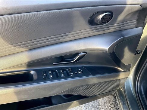 Used 2025 Hyundai Elantra Sport image 35