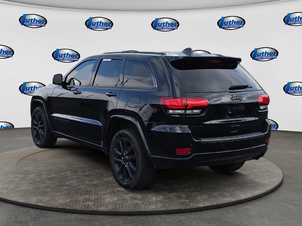 Used 2020 Jeep Grand Cherokee Altitude AWD/4WD image 3