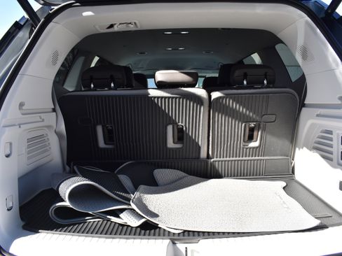 Used 2024 GMC Acadia Denali image 35