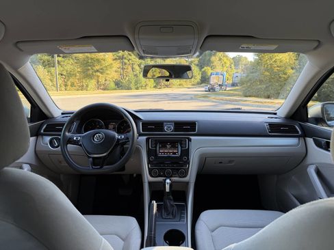 Used 2017 Volkswagen Passat 1.8T S image 20