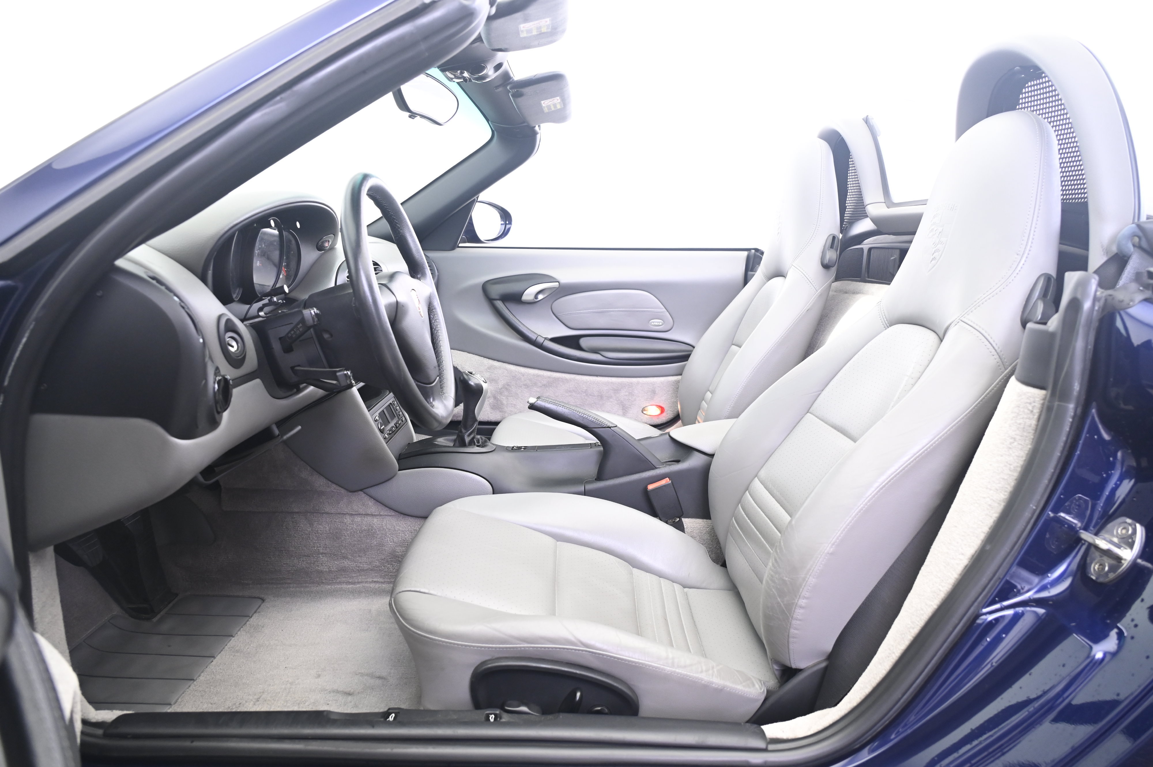 Used 2001 Porsche Boxster RWD image 28