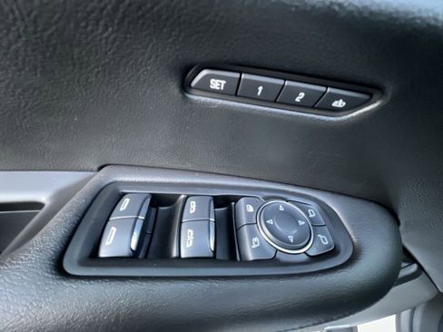 Used 2017 Cadillac XT5 Luxury w/ Driver Awareness Package image 23