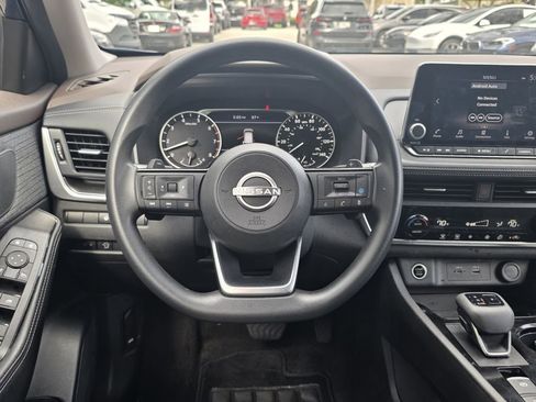 Certified 2023 Nissan Rogue SV FWD image 23