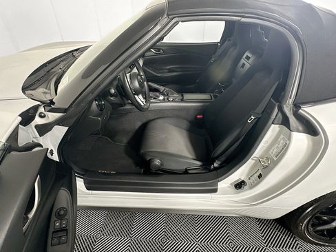 Used 2019 MAZDA MX-5 Miata Sport w/ I-ACTIVSENSE Sport Package RWD image 13