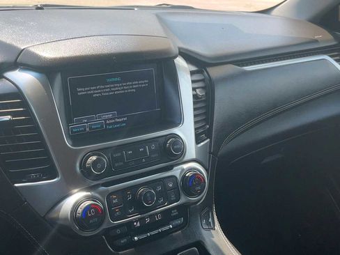 Used 2019 Chevrolet Suburban LT AWD/4WD image 17