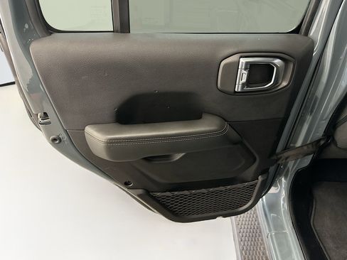 Used 2025 Jeep Wrangler Sahara image 26