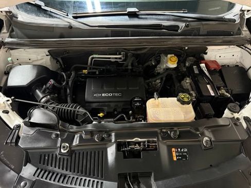 Used 2019 Chevrolet Trax LT w/ Driver Confidence Package FWD image 40
