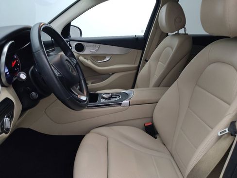 Used 2019 Mercedes-Benz GLC 300 image 17