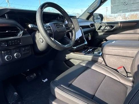 New 2026 GMC Yukon Denali w/ Denali Reserve Package image 15