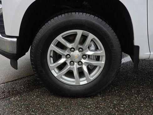 Used 2021 Chevrolet Silverado 1500 LTZ w/ Z71 Off-Road Package AWD/4WD image 9