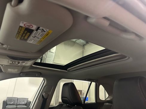 Used 2020 Toyota RAV4 XLE Premium image 25