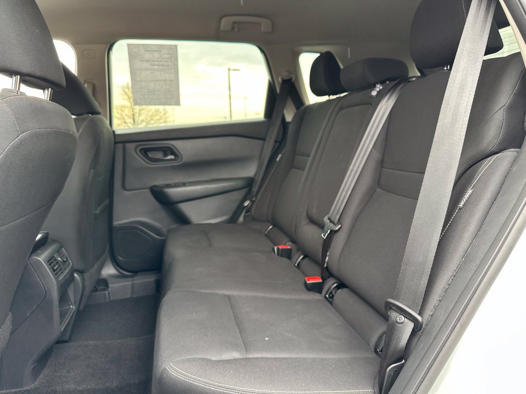 Used 2024 Nissan Rogue S AWD/4WD image 33