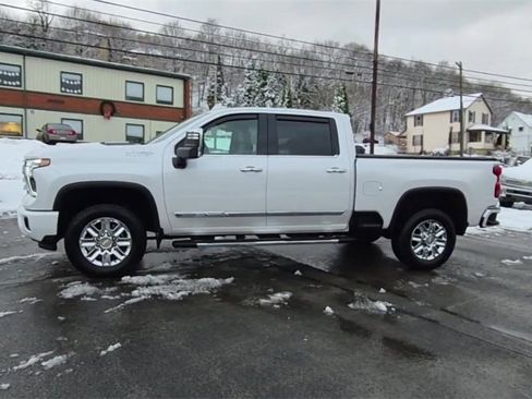 Used 2024 Chevrolet Silverado 2500 High Country w/ High Country Premium Package image 6