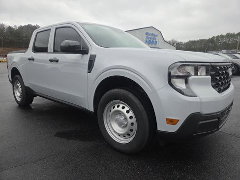 New 2025 Ford Maverick XL image 3