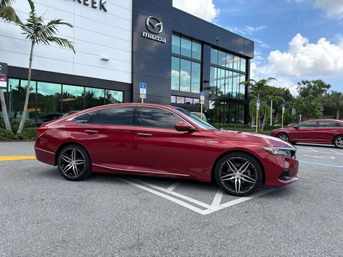 Used 2022 Honda Accord Touring image 3