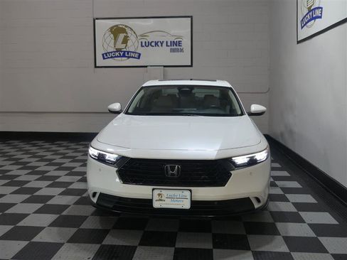 Used 2023 Honda Accord EX-L image 2